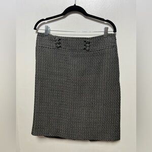 Ann Taylor Designer Skirt SZ (8) Black & White Design Straight Knee Length